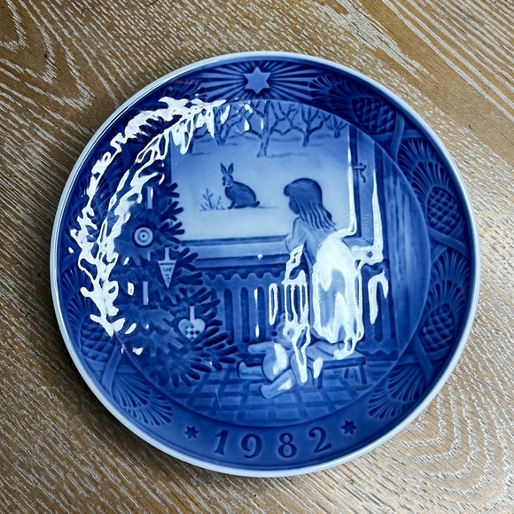 Royal Copenhagen Other - ROYAL COPENHAGEN Denmark Julestemning Waiting for Christmas Wall Decor Plate